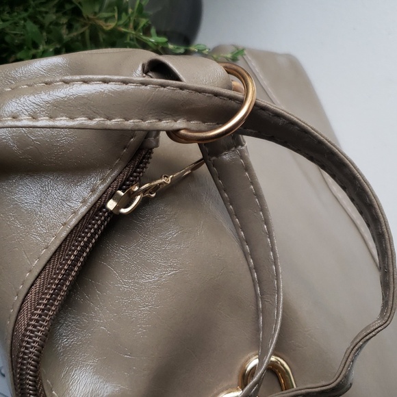 Womens Gray Vegan Leather Handbag. NWOT. - Picture 6 of 16